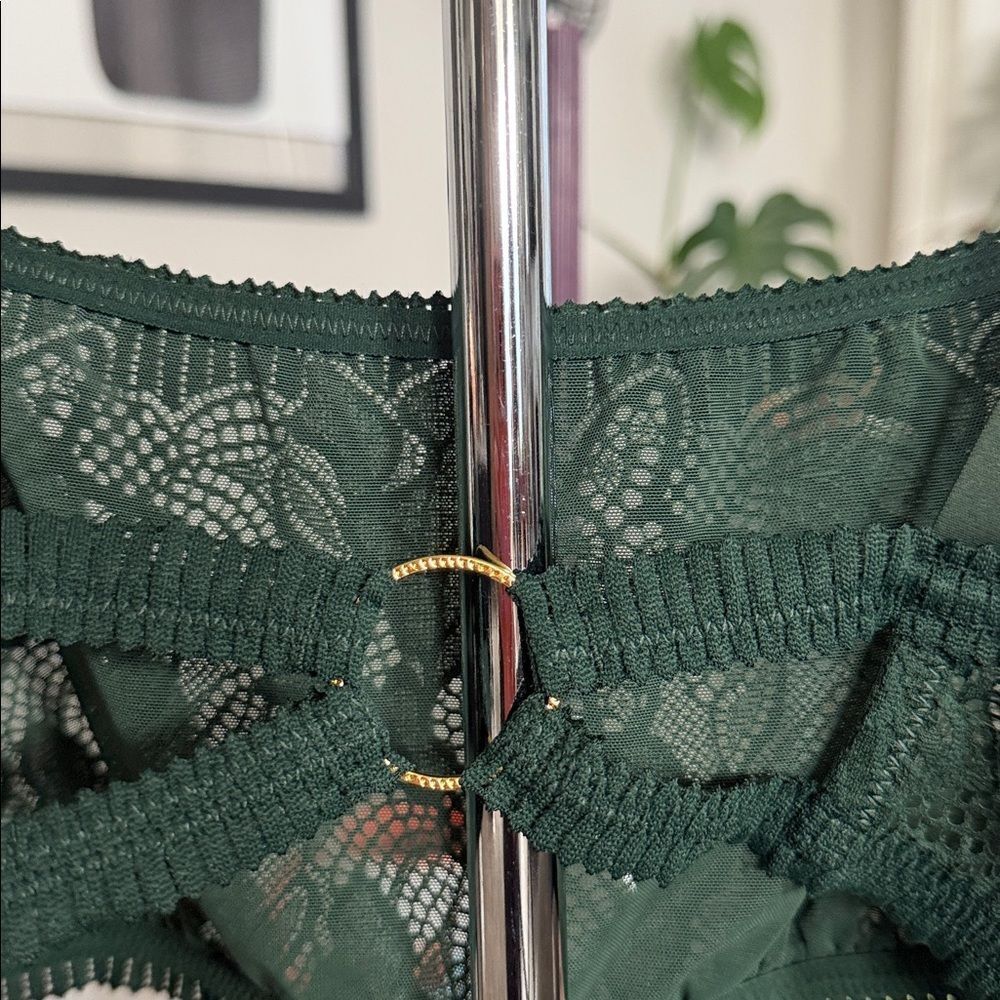 NWOT Aerie Green Lace Bralette L Pull on Feminine Gold - Picture 4 of 9